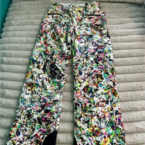 Snow/Ski Pants
Spyder girls size 16 (fits womens 0/2). - Picture 2 of 4